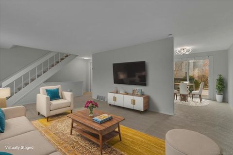 Tiny photo for 3 Trolley Crossing Lane #3, Middletown, CT 06457 (MLS # 24144872)