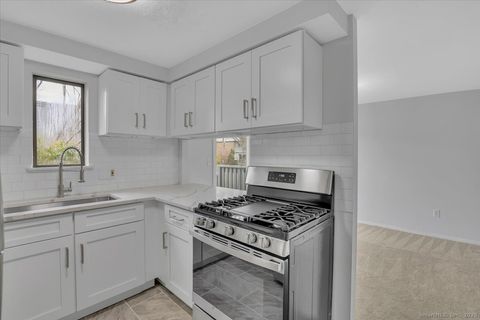 Photo of 3 Trolley Crossing Lane #3, Middletown, CT 06457 (MLS # 24144872)