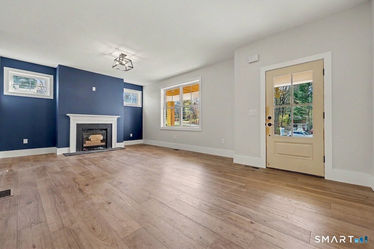 6 Mount Sanford Road