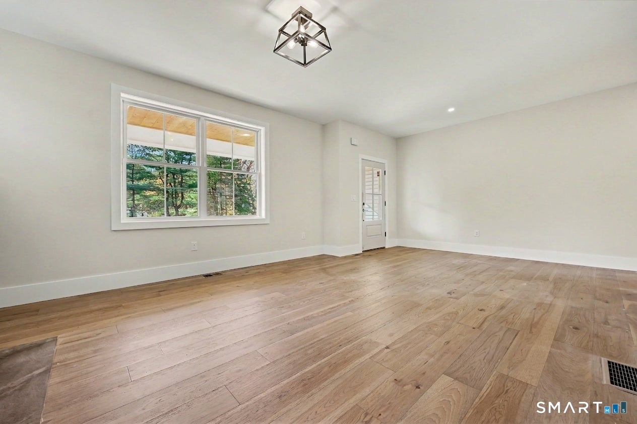 6 Mount Sanford Road