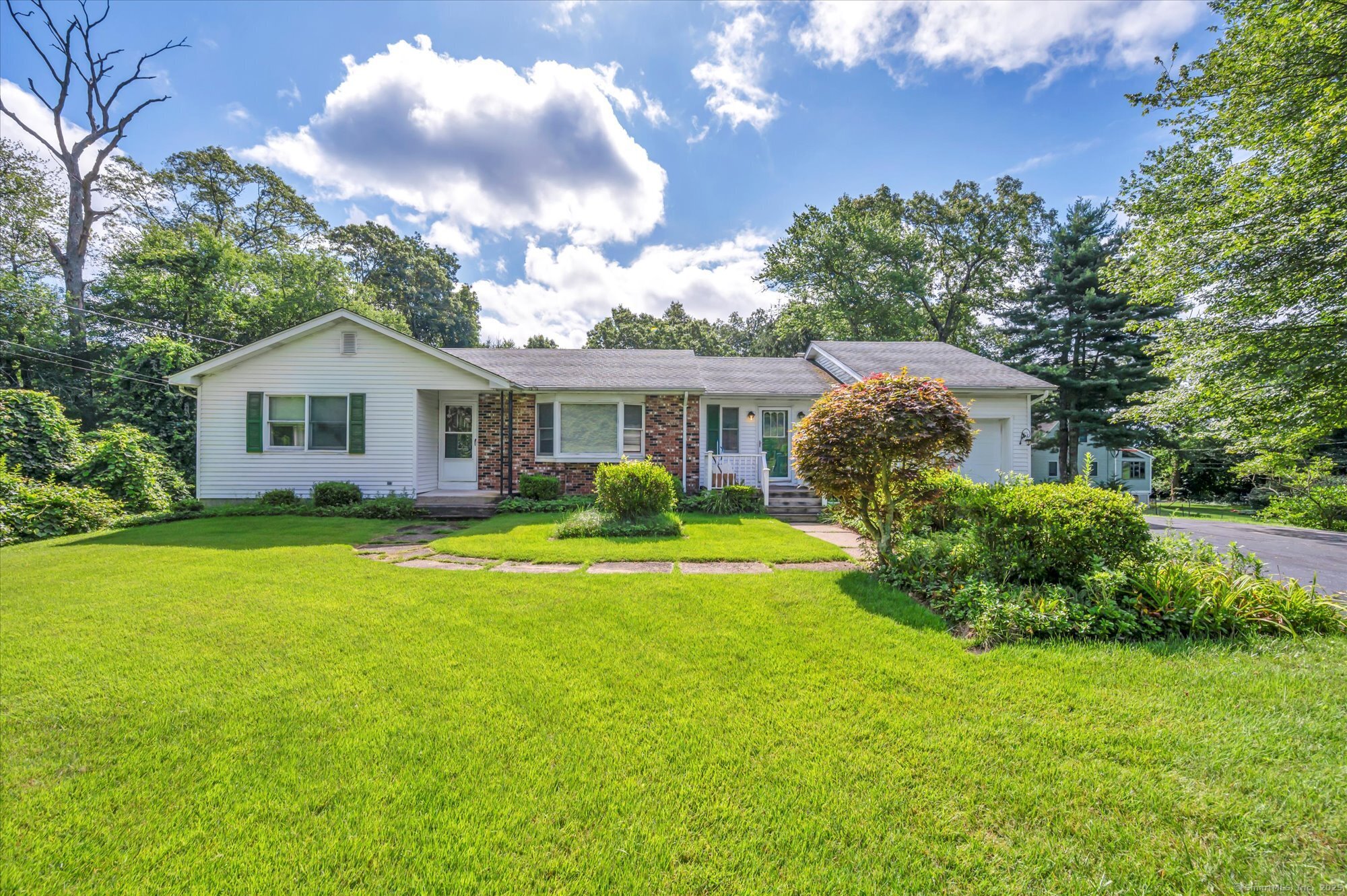 Ledyard, Connecticut 06339, United States, 3 Bedrooms Bedrooms, ,2 BathroomsBathrooms,Residential,Active,174379