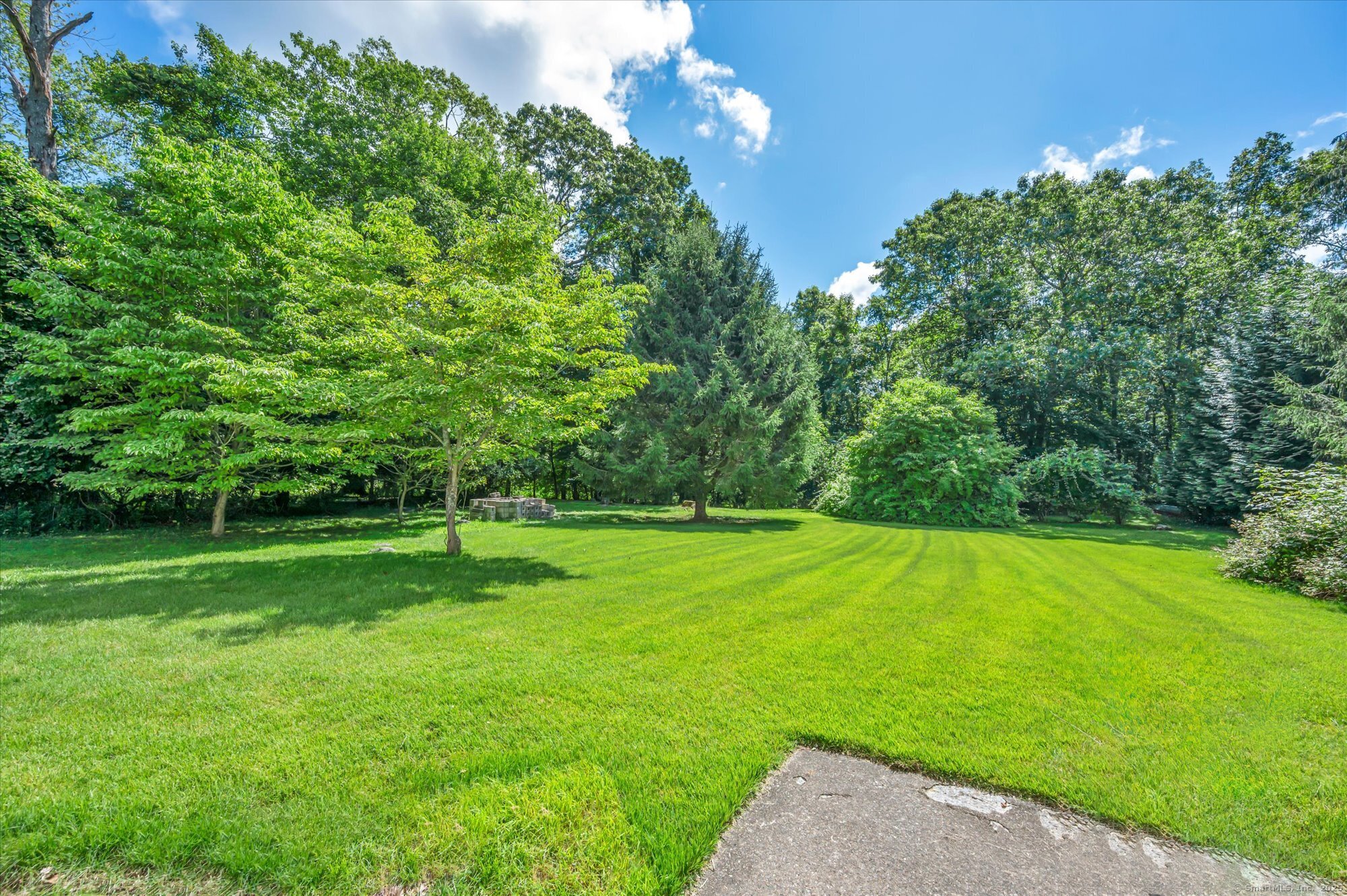 Ledyard, Connecticut 06339, United States, 3 Bedrooms Bedrooms, ,2 BathroomsBathrooms,Residential,Active,174379