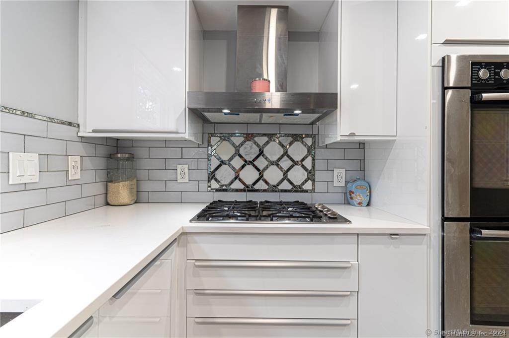 1075 Chopsey Hill Road, Bridgeport, Connecticut image 8