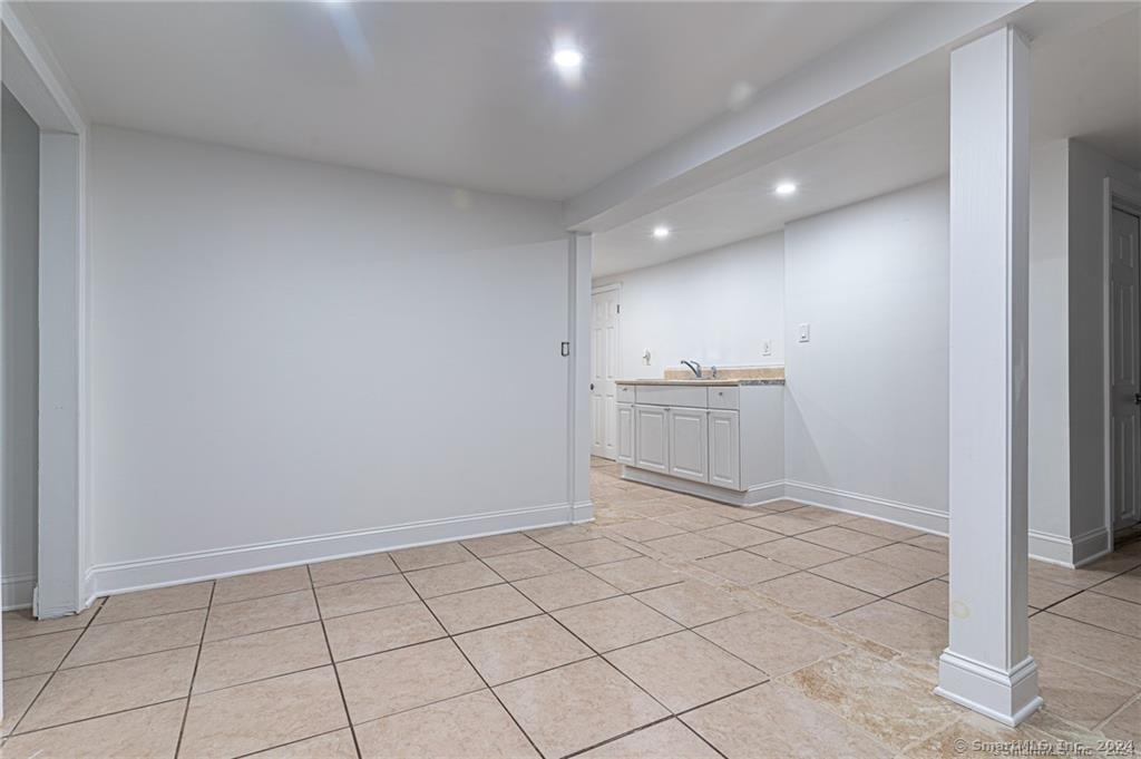 1075 Chopsey Hill Road, Bridgeport, Connecticut image 19