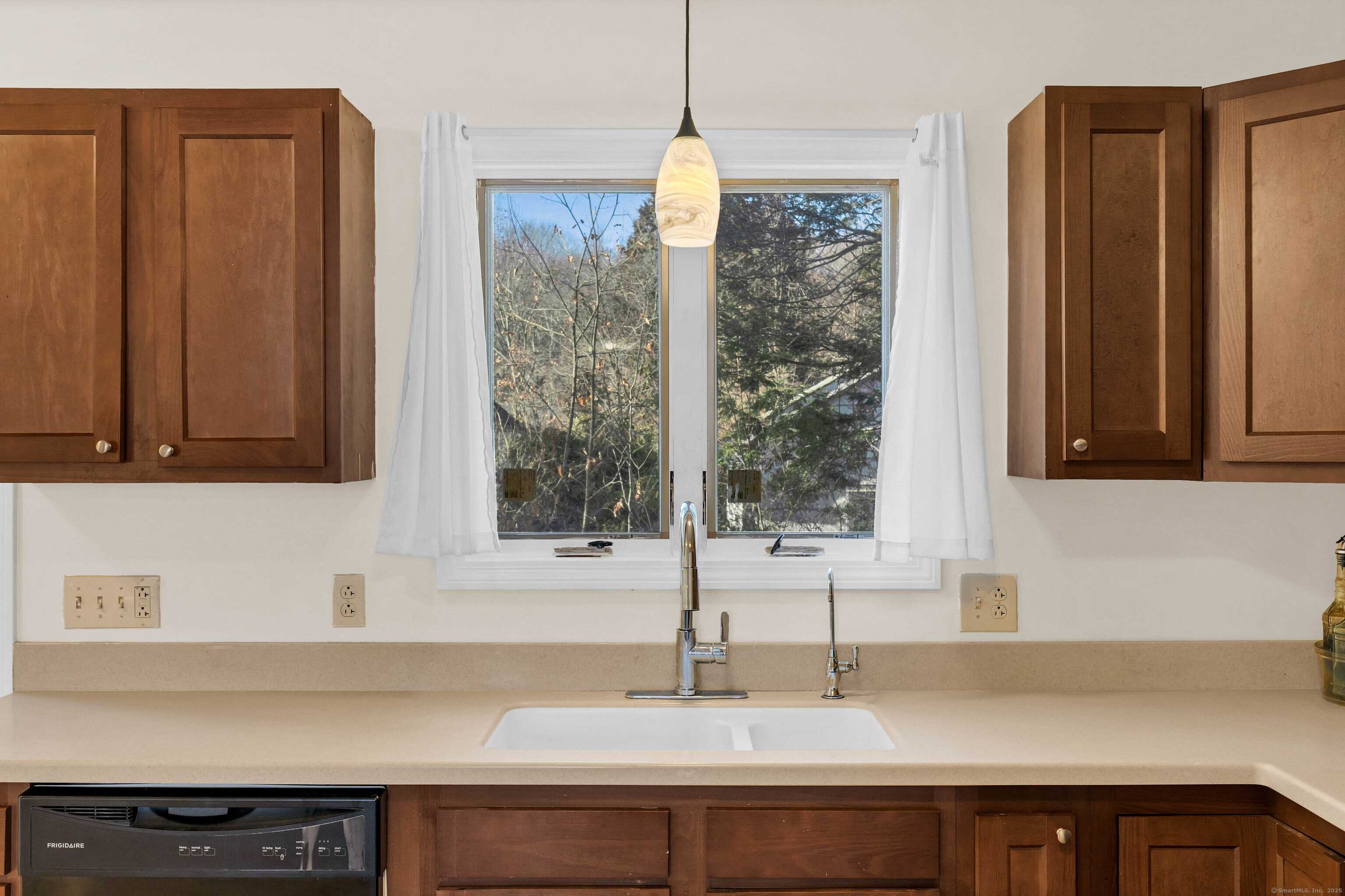 23 Curran Street, Norwich, Connecticut image 8