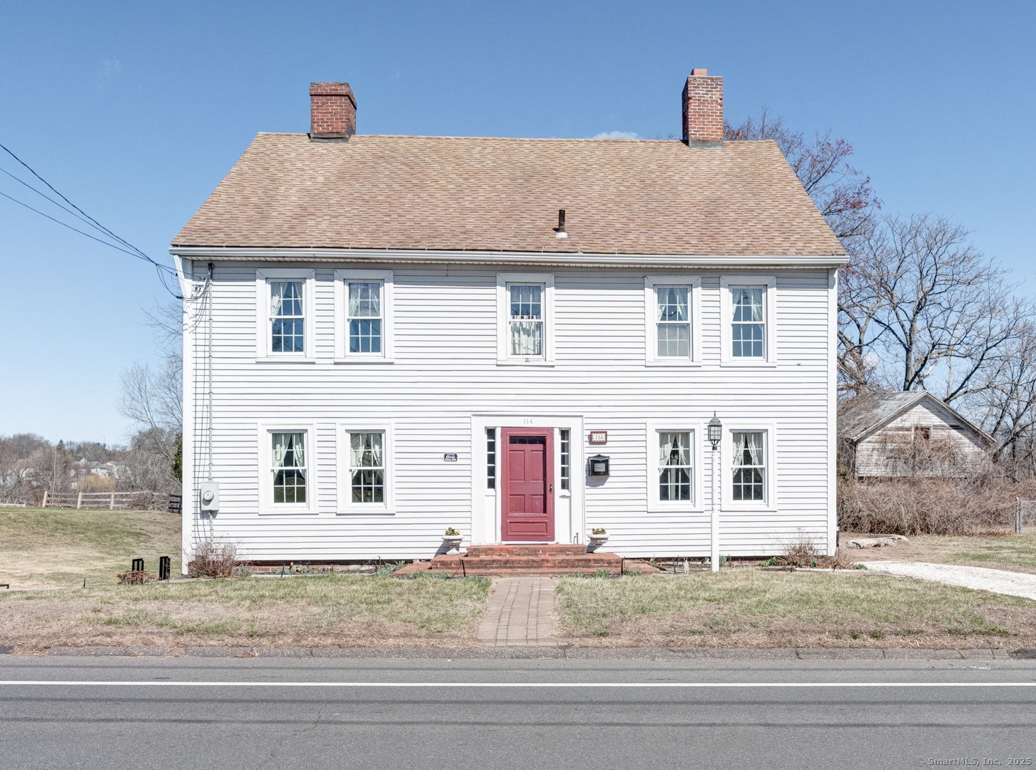 Elm Street, Windsor Locks, Connecticut - 4 Bedrooms  
3 Bathrooms  
10 Rooms - 