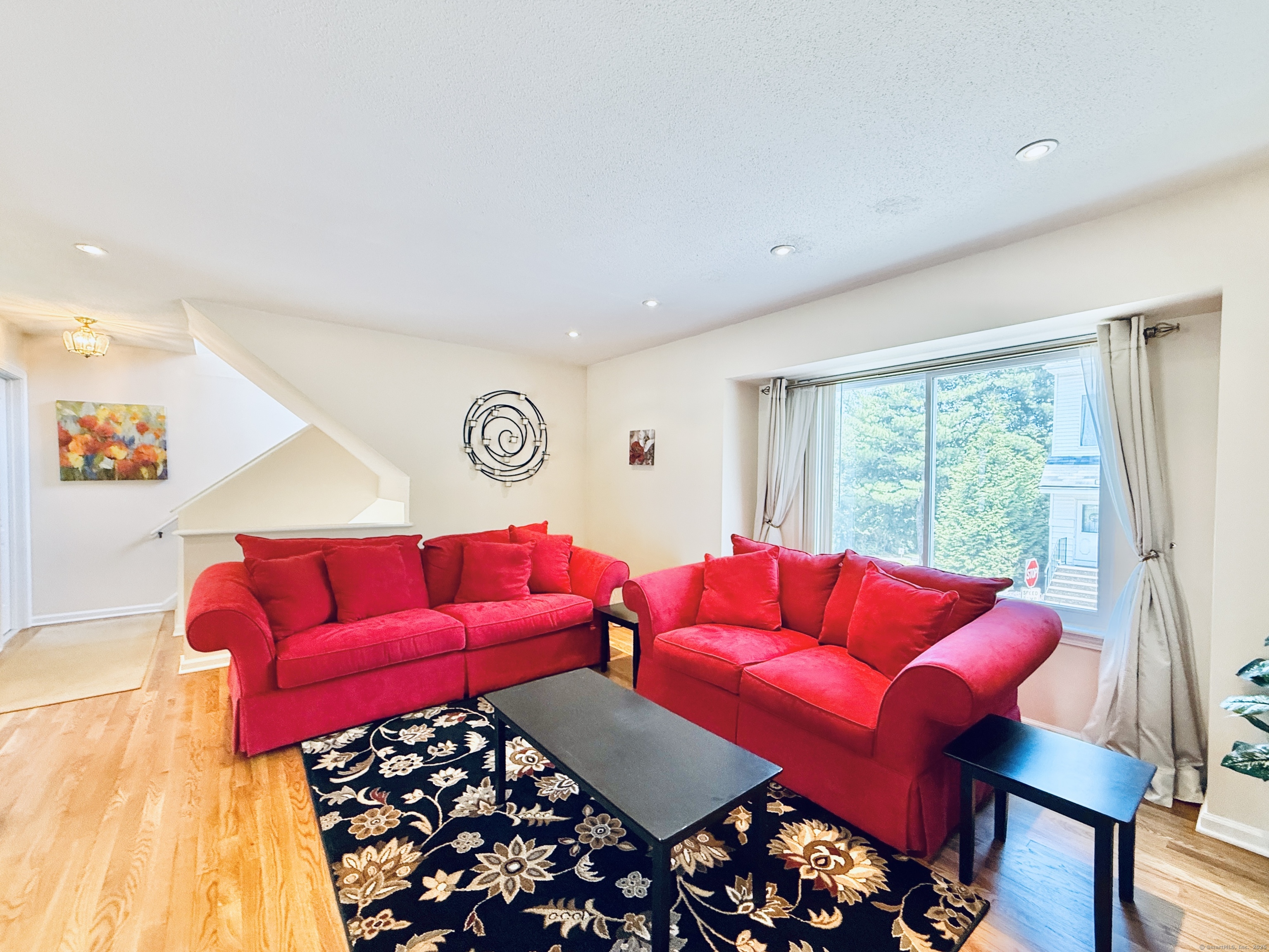 Danbury, Connecticut 06810, United States, 2 Bedrooms Bedrooms, ,2 BathroomsBathrooms,Residential,Active,162627