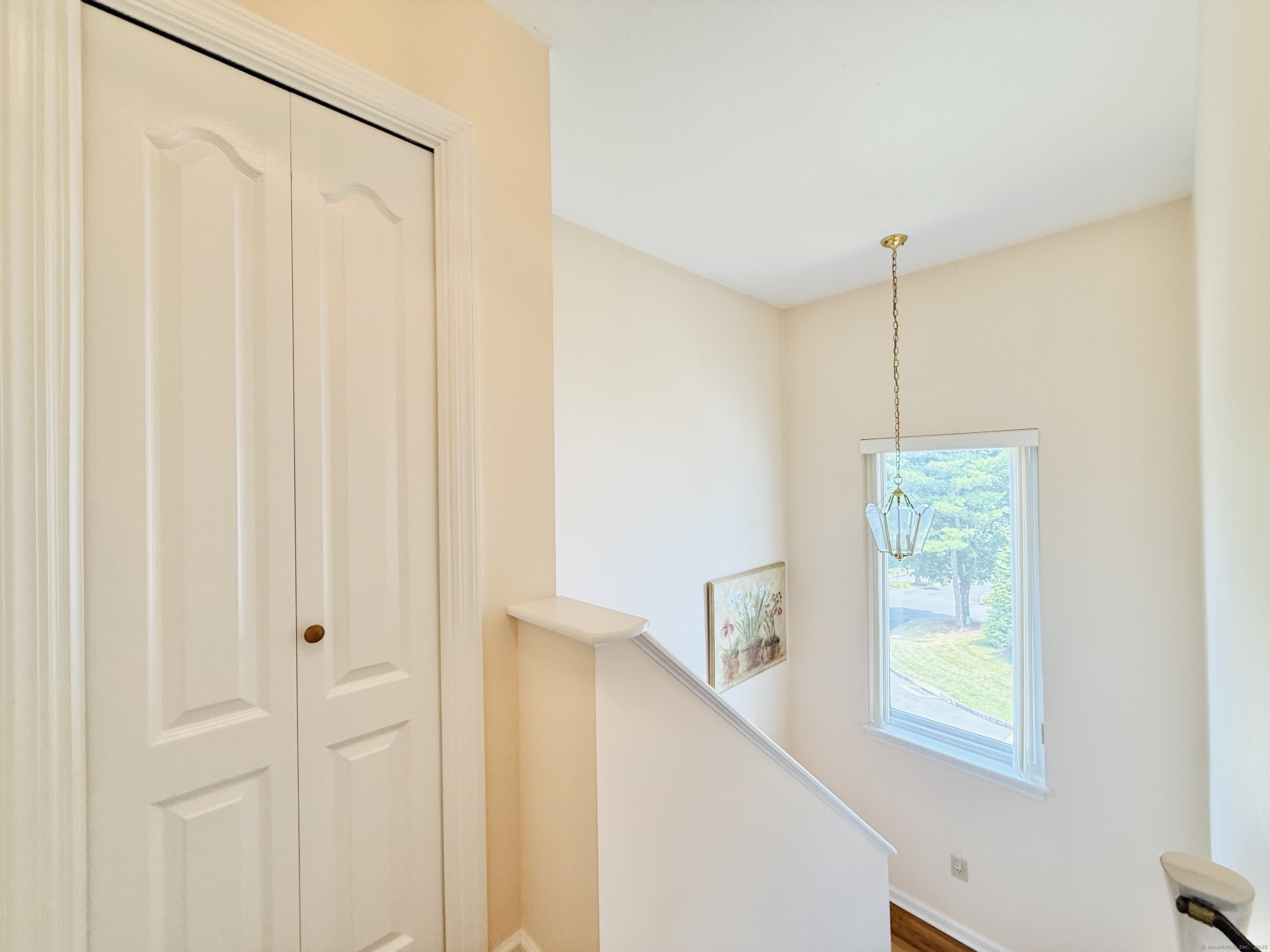 Danbury, Connecticut 06810, United States, 2 Bedrooms Bedrooms, ,2 BathroomsBathrooms,Residential,Active,162627