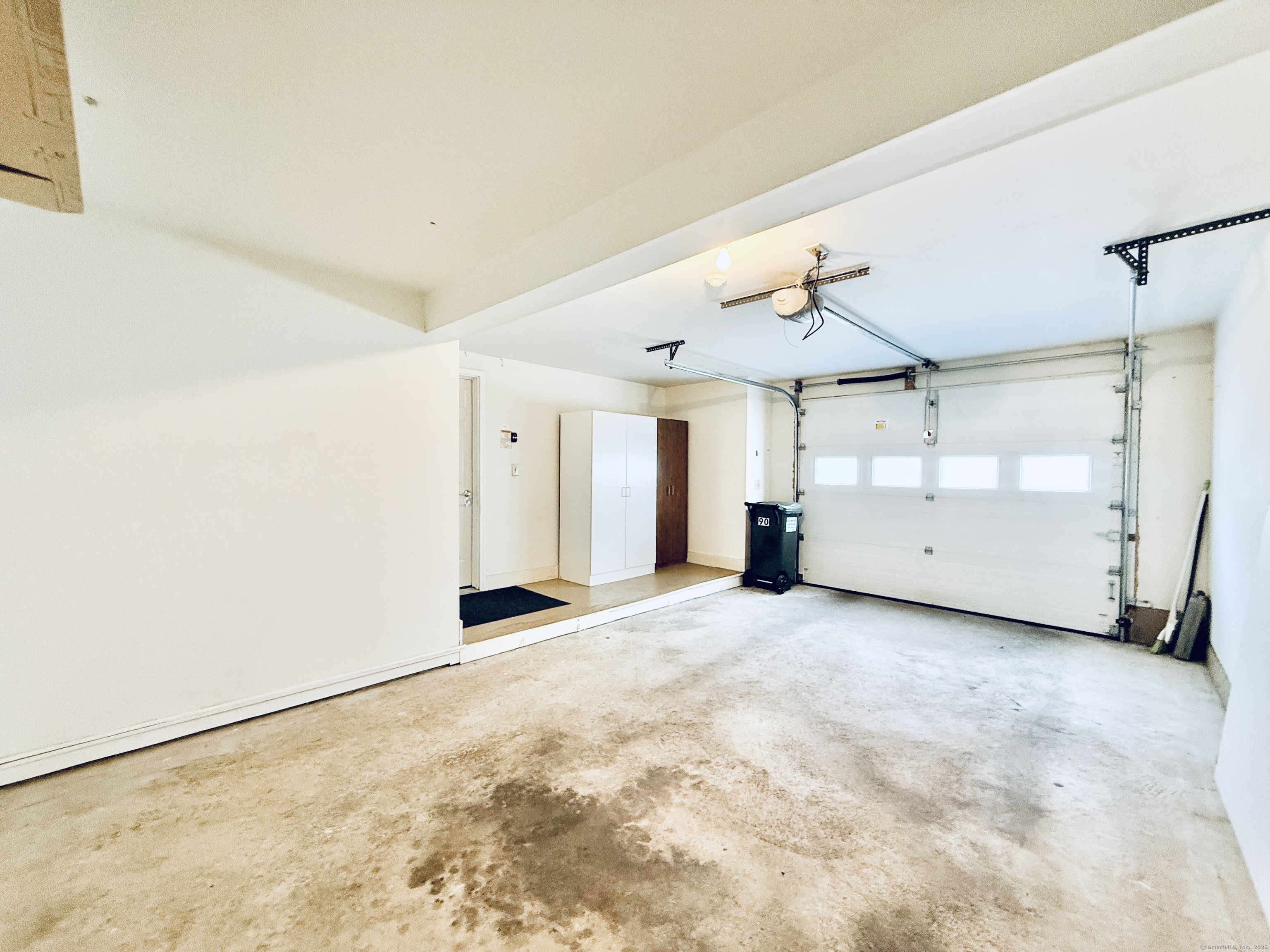 Danbury, Connecticut 06810, United States, 2 Bedrooms Bedrooms, ,2 BathroomsBathrooms,Residential,Active,162627