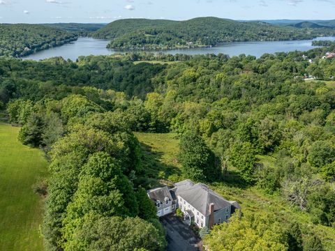 293 Lake Road Warren CT 06777