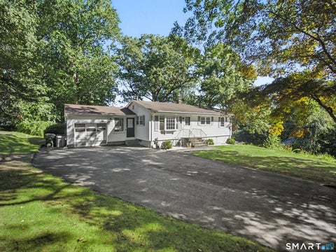 Homes For Sale - 29 Bungay Terrace<br/> New Haven County, Seymour, CT 06483