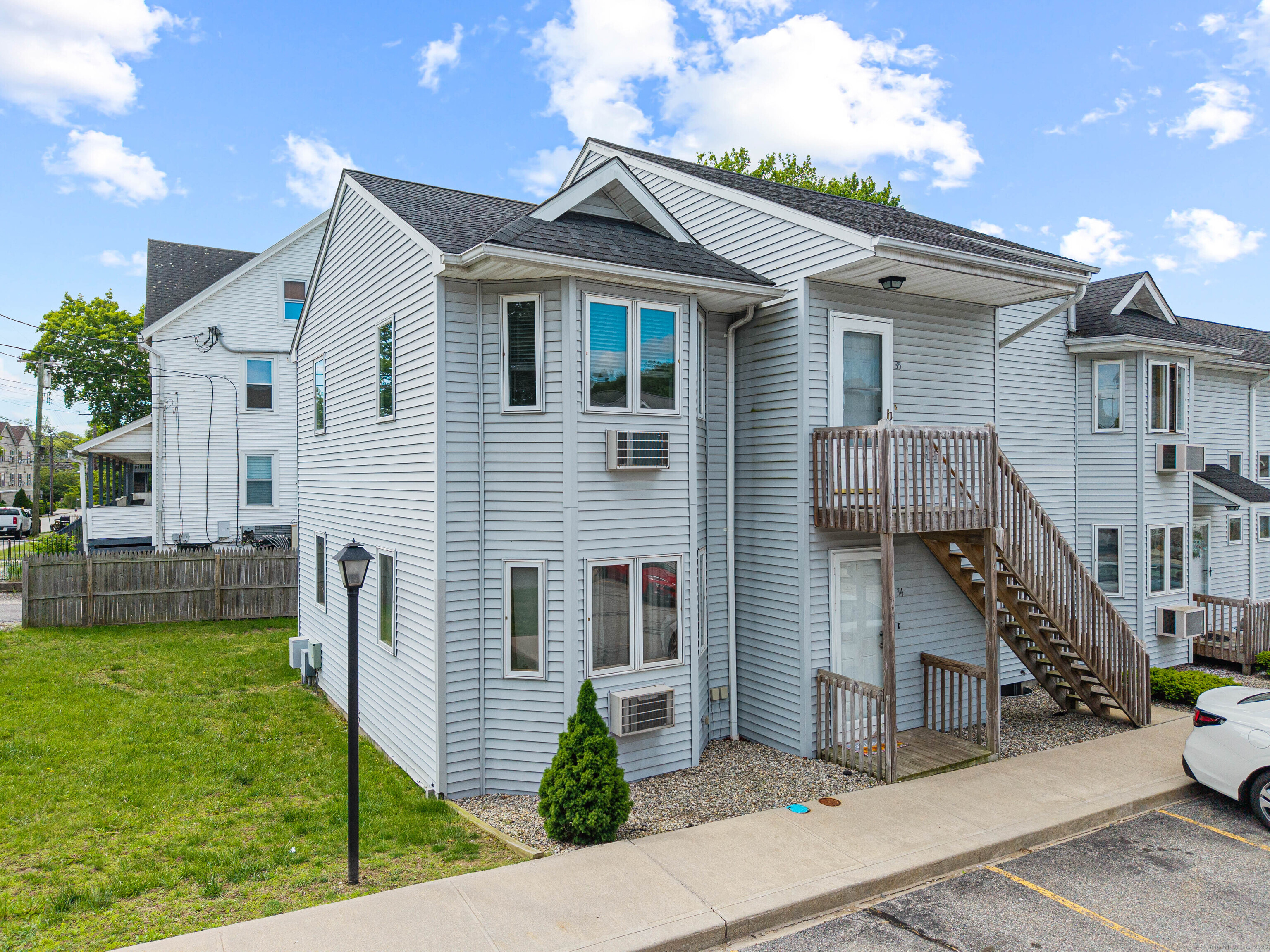 Anthony Street Apt 35, Griswold, Connecticut - 1 Bedrooms  
1 Bathrooms  
4 Rooms - 