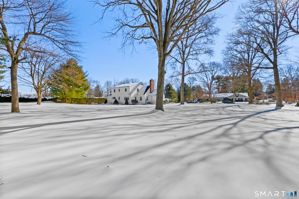 Photo of 107 Stonehedge Drive N, Greenwich, CT 06831 (MLS # 24151904)