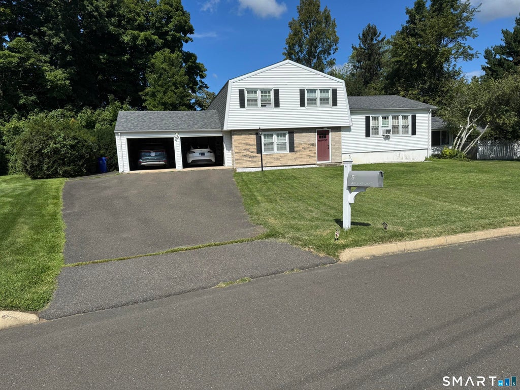 Photo of 5 Rolling Lane, Norwalk, CT 06851 (MLS # 24205777)