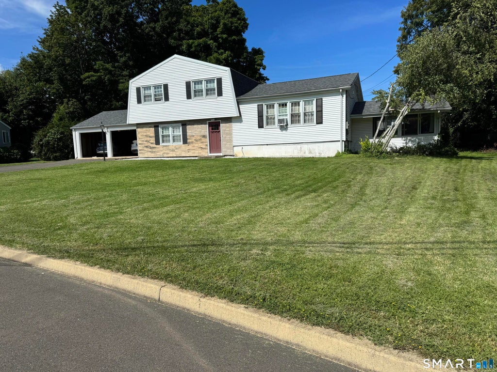 Photo of 5 Rolling Lane, Norwalk, CT 06851 (MLS # 24205777)