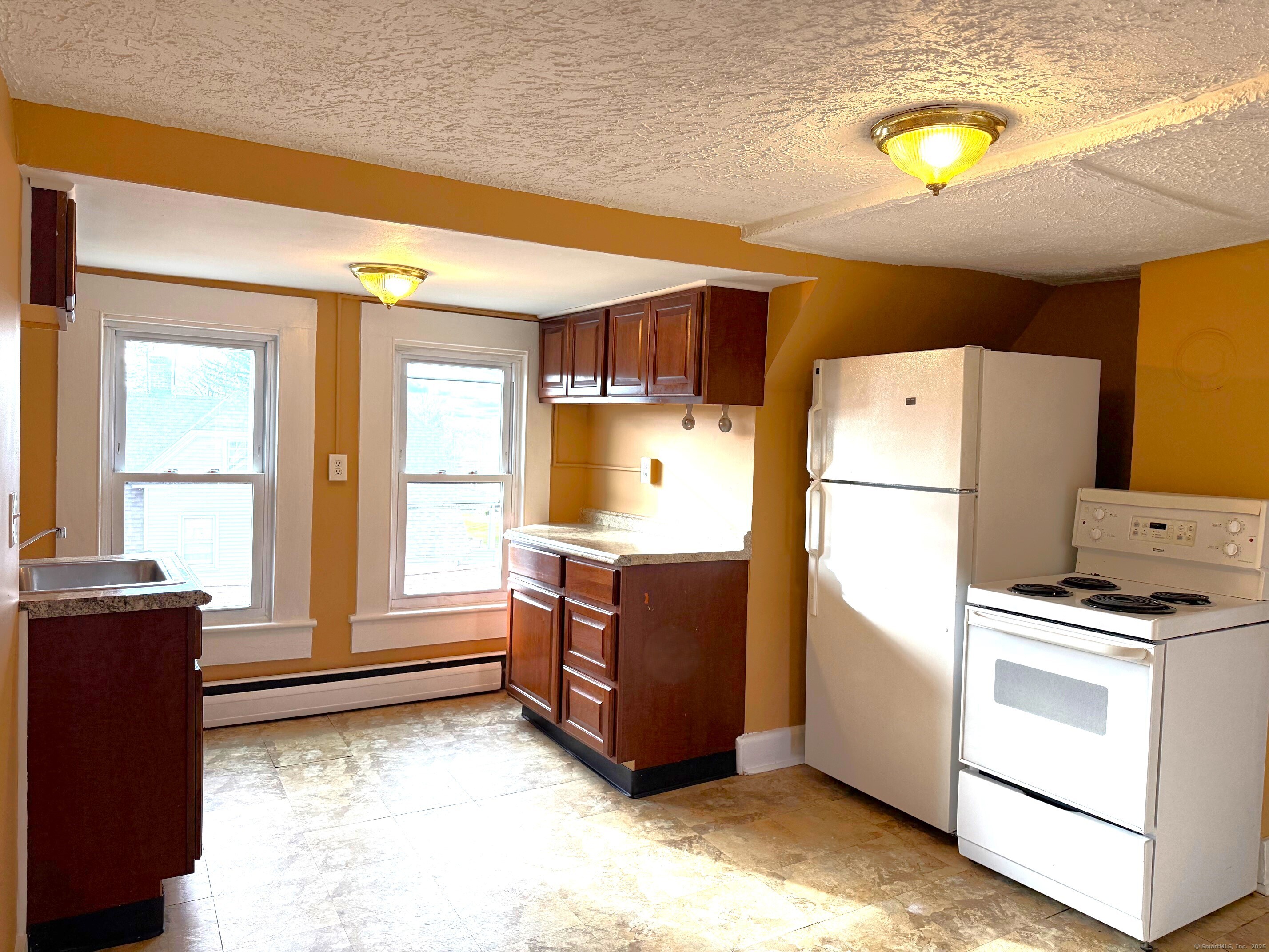 Rental Property at Harrison Avenue, Wallingford, Connecticut - Bedrooms: 1 
Bathrooms: 1 
Rooms: 3  - $1,000 MO.