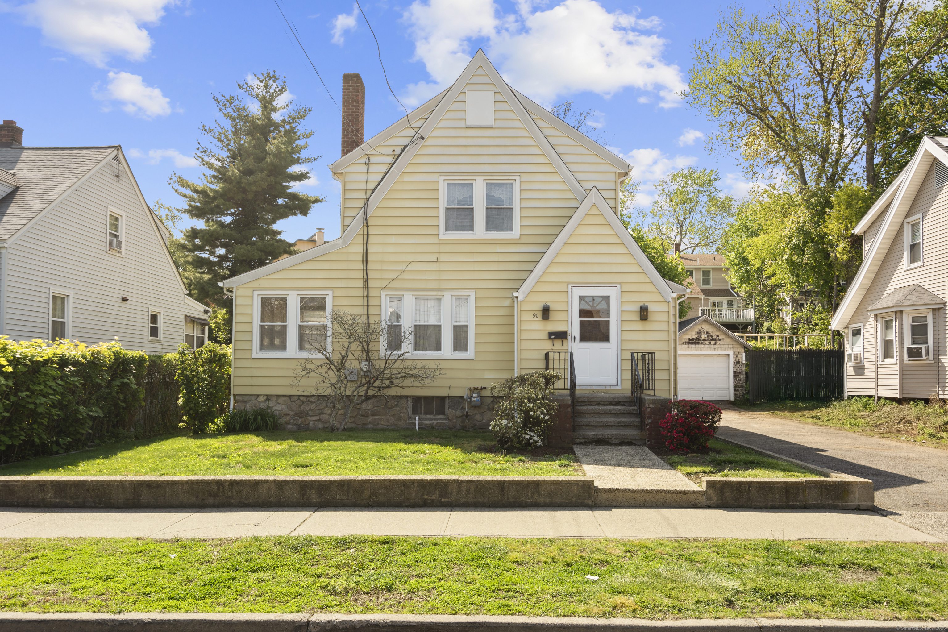 Property for Sale at Culloden Road, Stamford, Connecticut - Bedrooms: 2 
Bathrooms: 2 
Rooms: 6  - $515,000