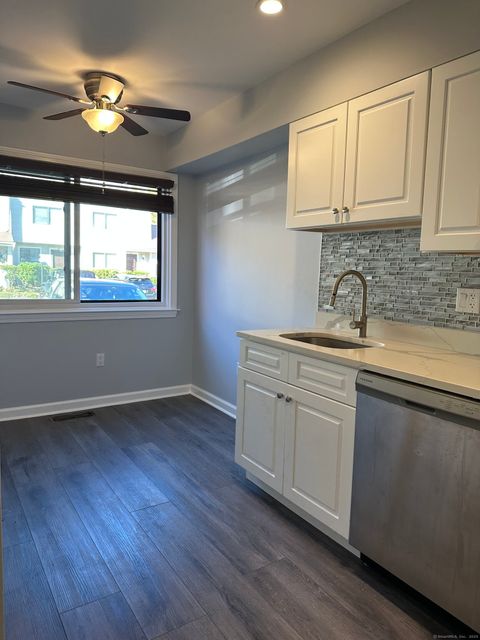 Tiny photo for 13 Deer Run #13, Bethel, CT 06801 (MLS # 24135417)