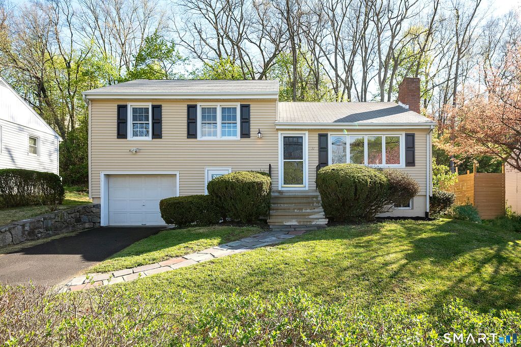 Photo of 11 Skyline Drive, Danbury, CT 06810 (MLS # 24167983)