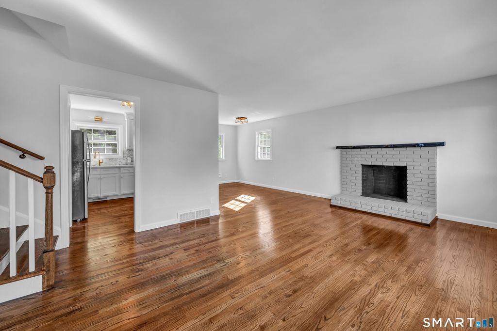 Photo of 11 Skyline Drive, Danbury, CT 06810 (MLS # 24167983)