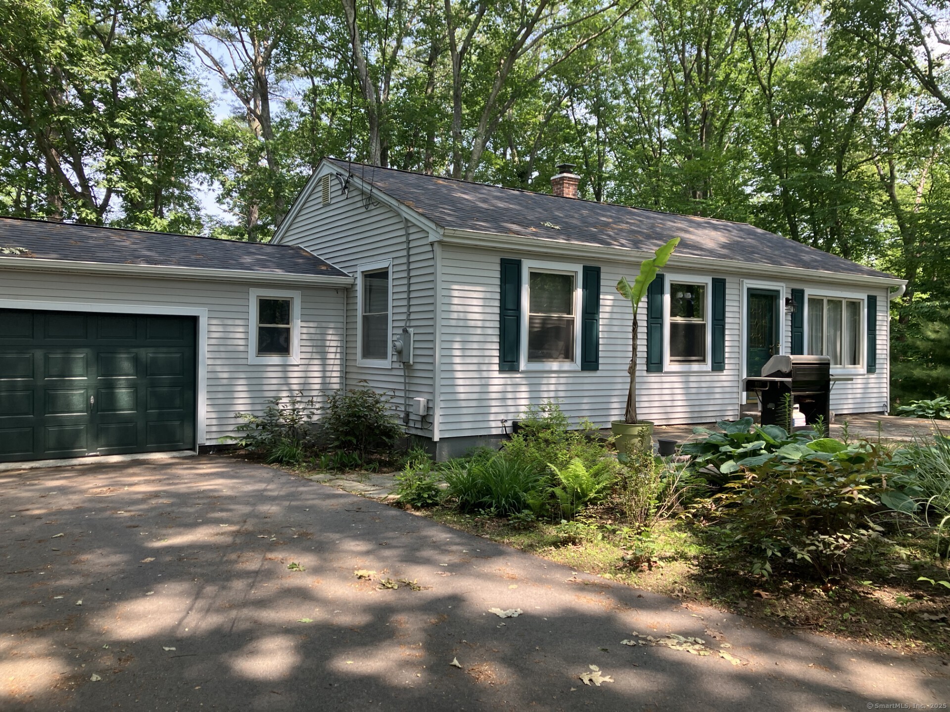 Rental Property at Wauregan Road, Killingly, Connecticut - Bedrooms: 2 
Bathrooms: 1 
Rooms: 5  - $1,600 MO.