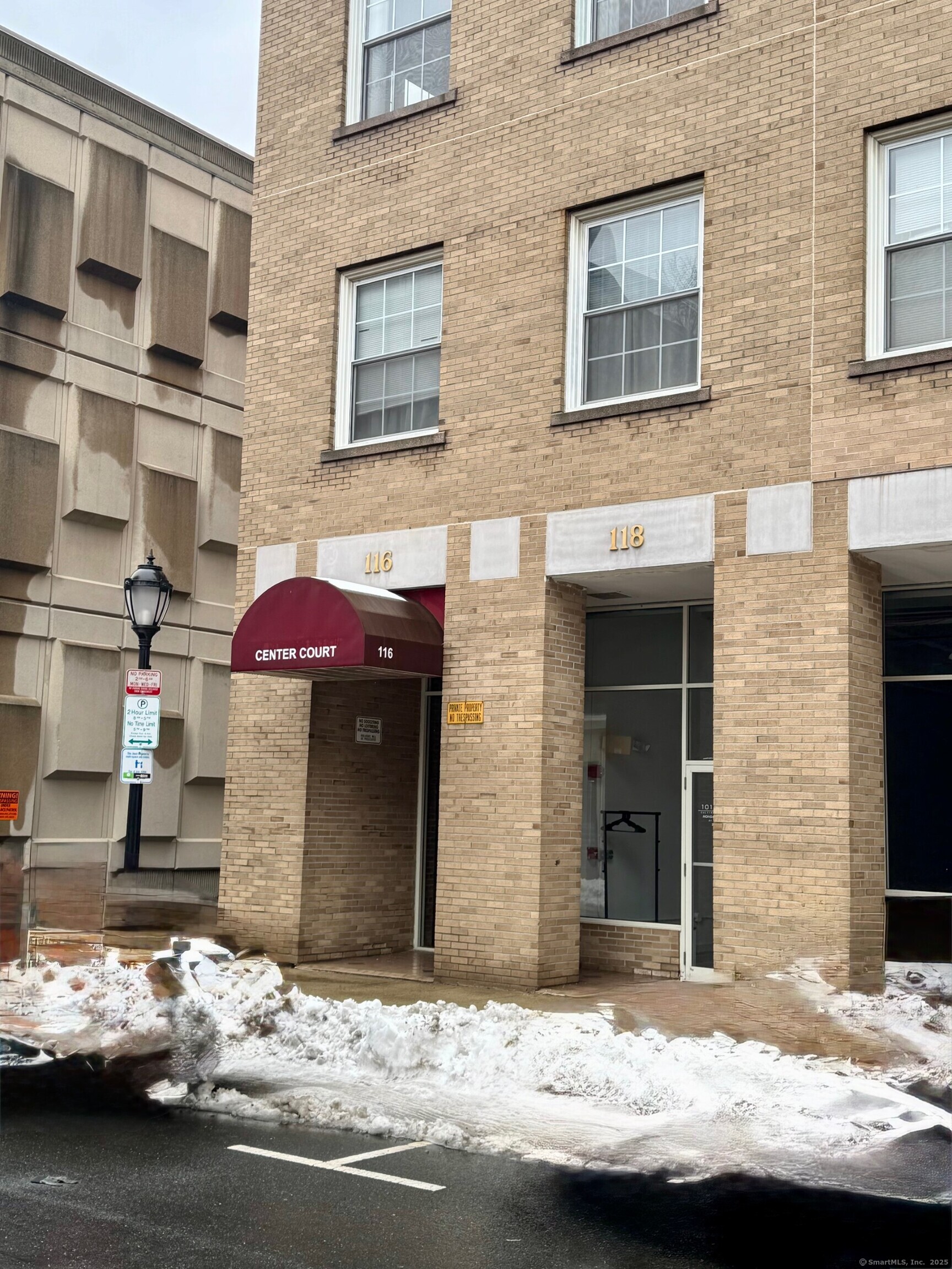 Rental Property at Court Street 407, New Haven, Connecticut - Bedrooms: 2 
Bathrooms: 1 
Rooms: 4  - $2,200 MO.