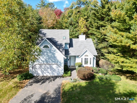 Photo of 12 Edgewood Court #12, Simsbury, CT 06070 (MLS # 24213016)
