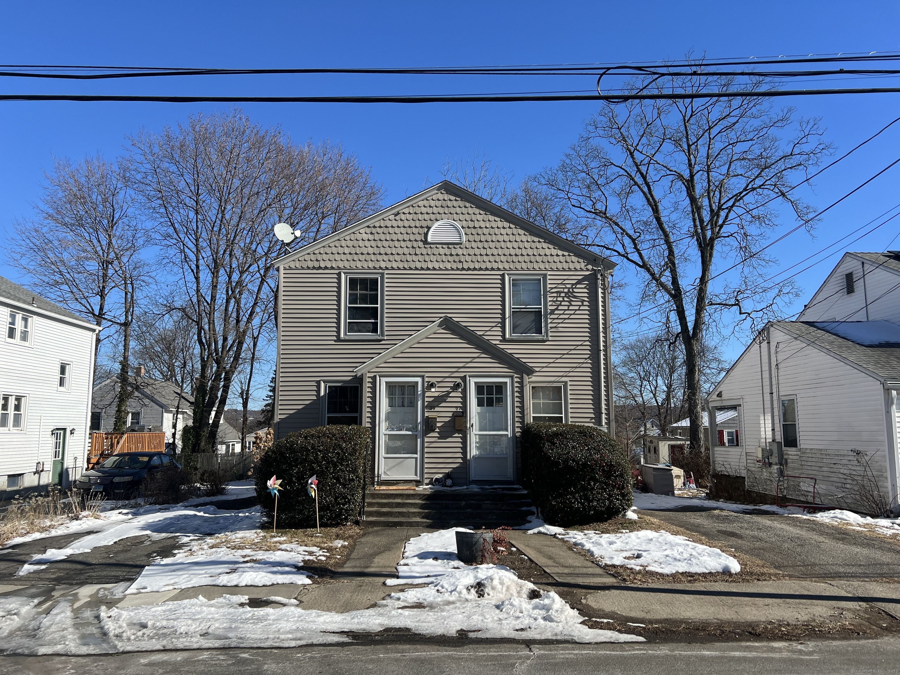 Fern Street, Naugatuck, Connecticut - 4 Bedrooms  
2 Bathrooms  
8 Rooms - 