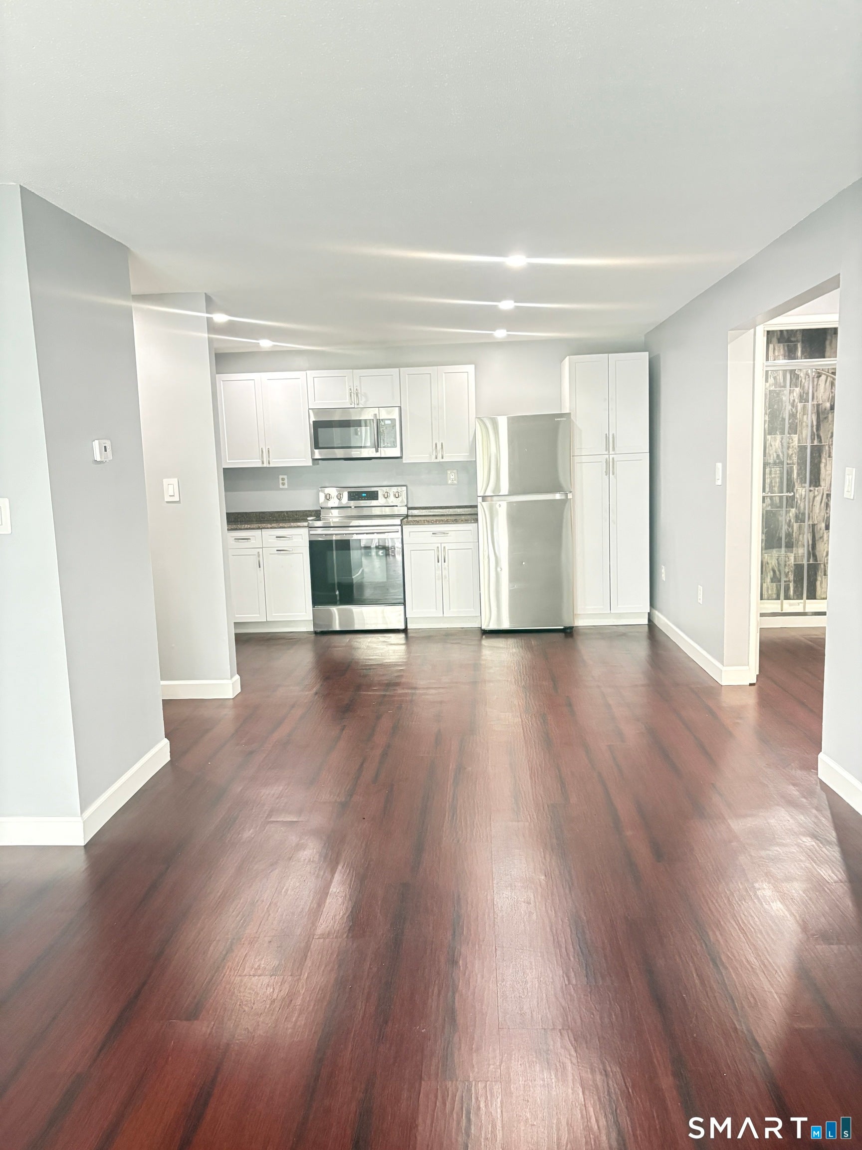 106 Oakwood Avenue T2