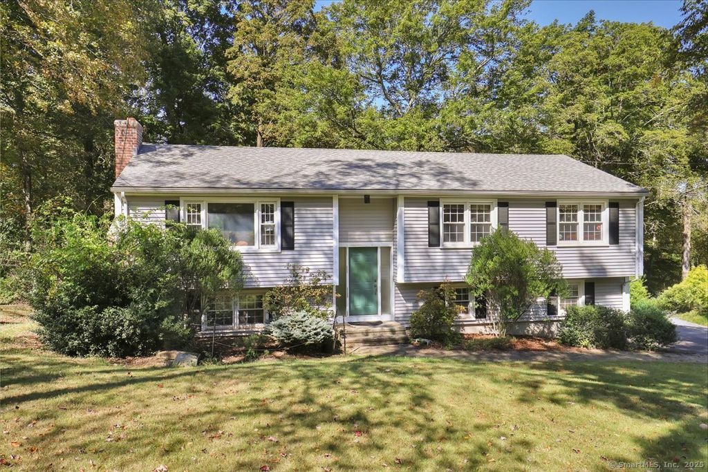 Photo of 142 Eramo Terrace, Hamden, CT 06518 (MLS # 24130833)