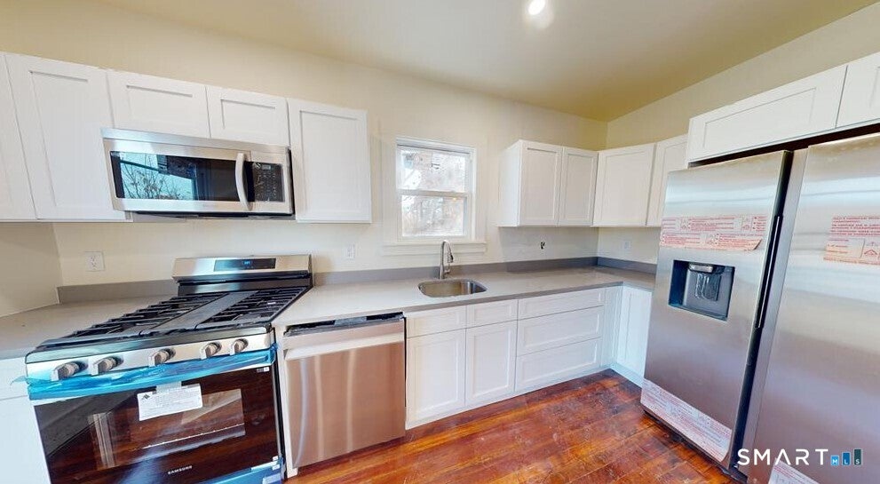 736 Main Street 3