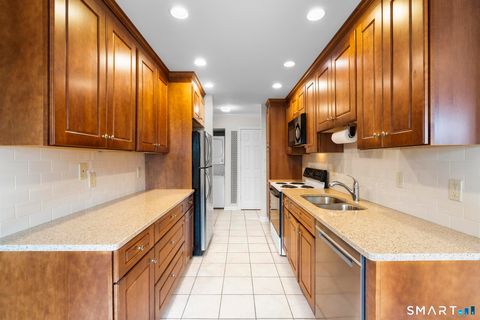 Tiny photo for 132 Southport Woods Drive #132, Fairfield, CT 06890 (MLS # 24166193)