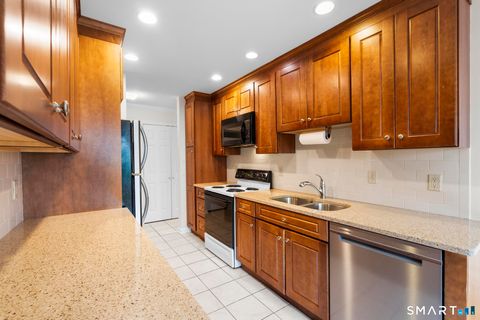 Tiny photo for 132 Southport Woods Drive #132, Fairfield, CT 06890 (MLS # 24166193)