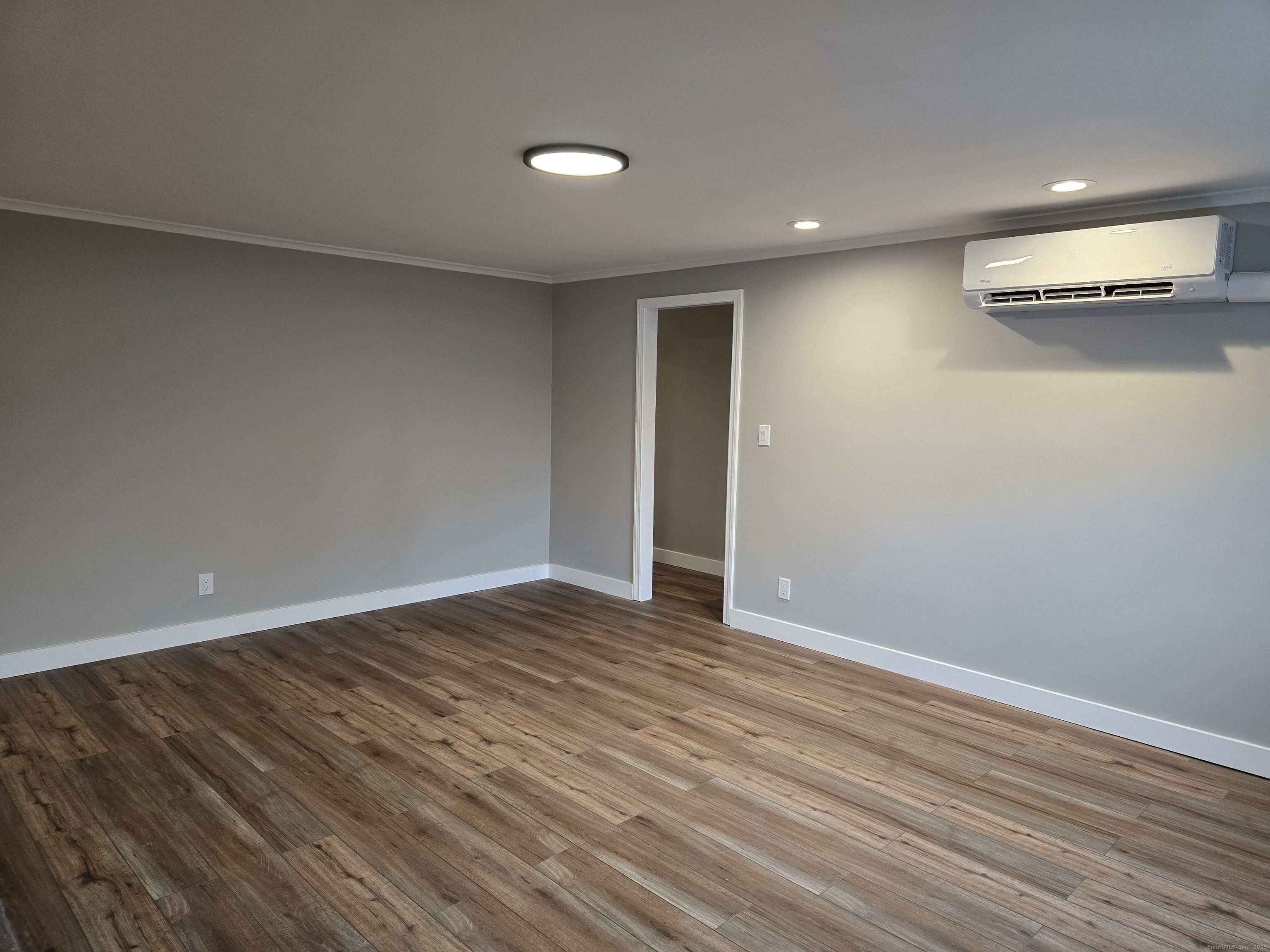 Windsor, Connecticut 06095, United States, 3 Bedrooms Bedrooms, ,2 BathroomsBathrooms,Residential,Active,251063