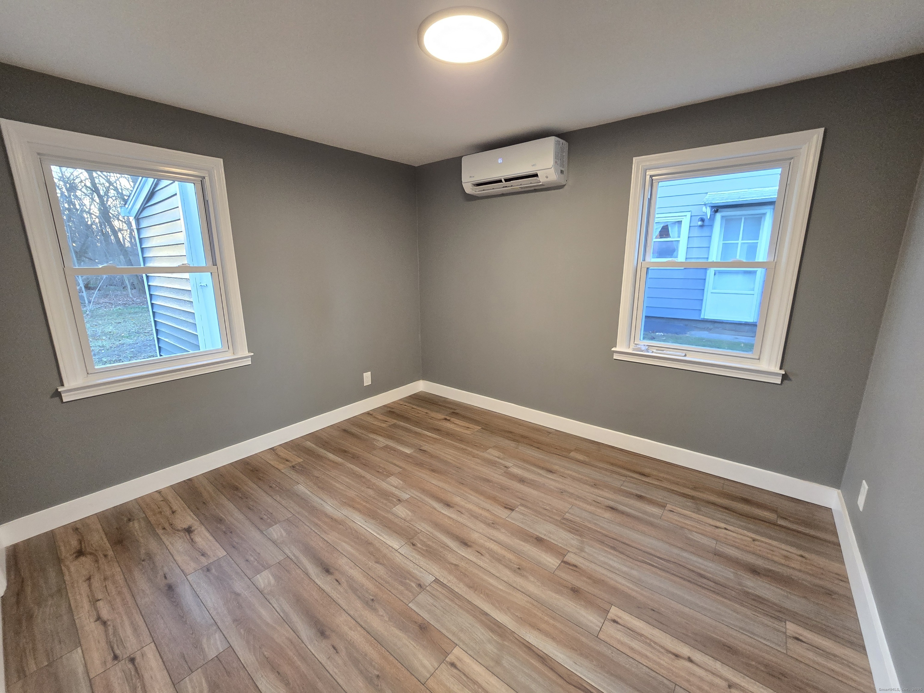 Windsor, Connecticut 06095, United States, 3 Bedrooms Bedrooms, ,2 BathroomsBathrooms,Residential,Active,251063