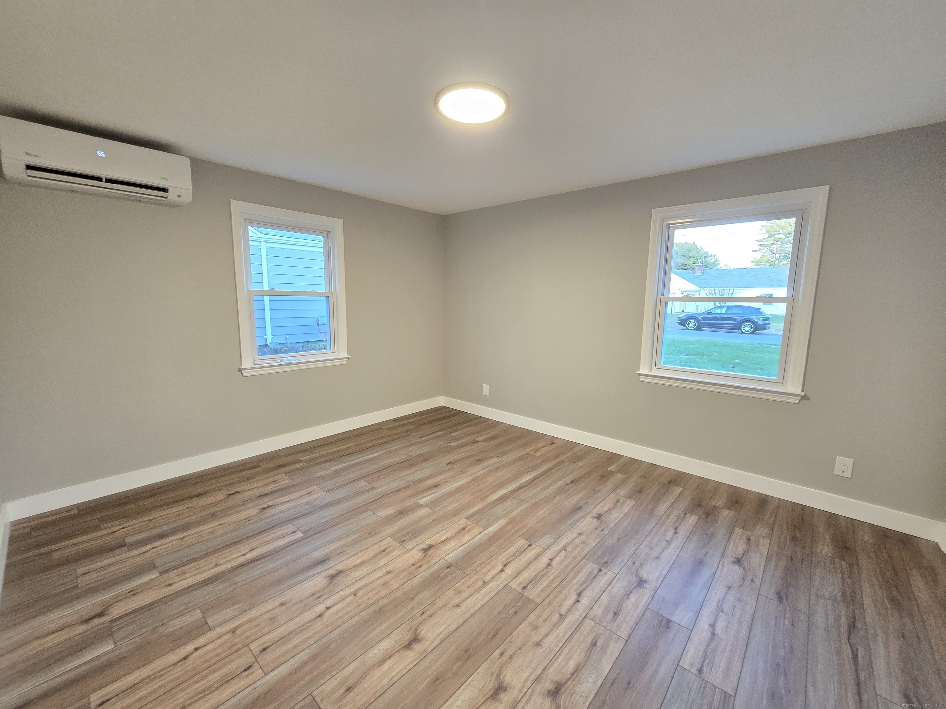 Windsor, Connecticut 06095, United States, 3 Bedrooms Bedrooms, ,2 BathroomsBathrooms,Residential,Active,251063