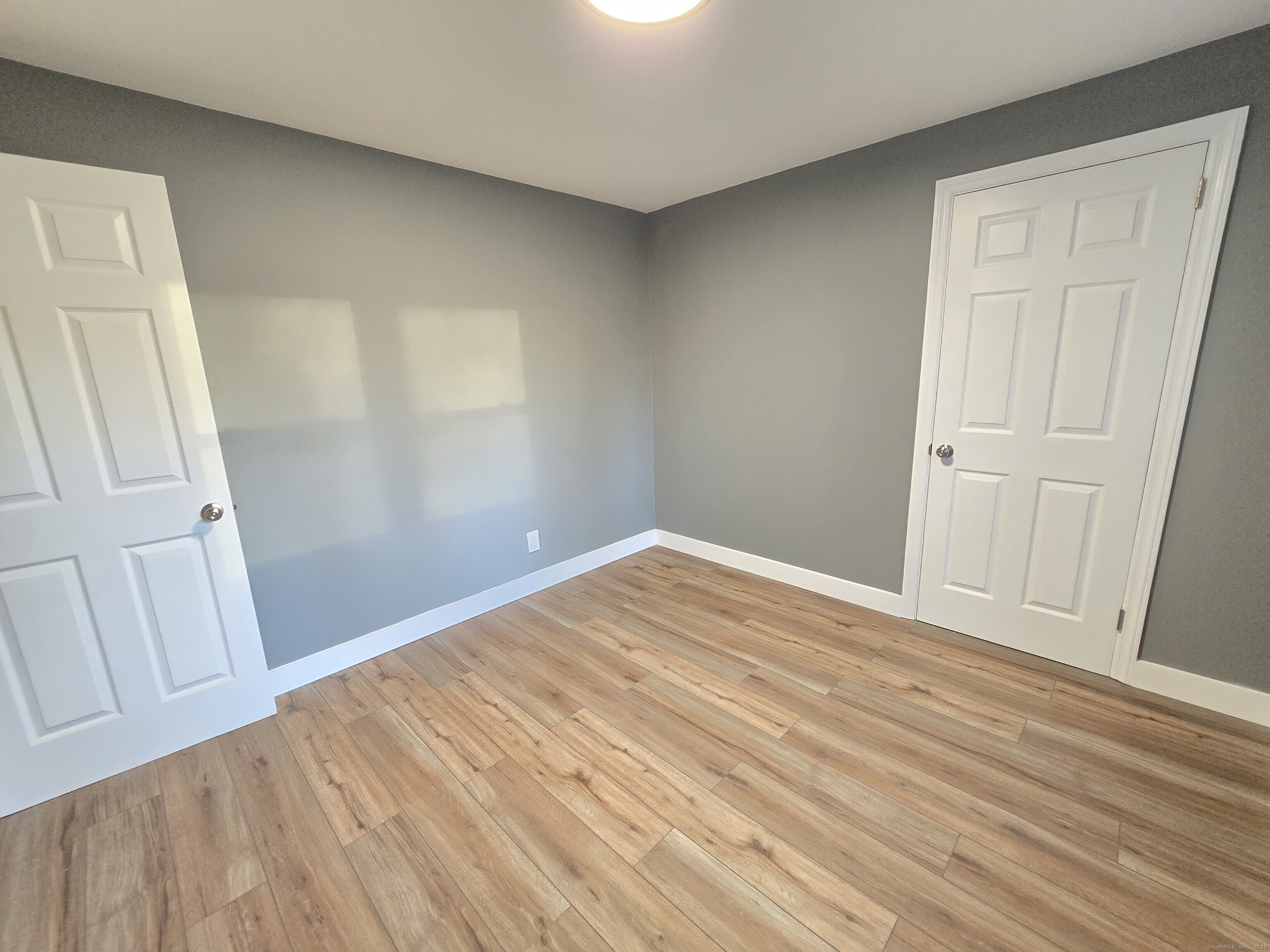 Windsor, Connecticut 06095, United States, 3 Bedrooms Bedrooms, ,2 BathroomsBathrooms,Residential,Active,251063