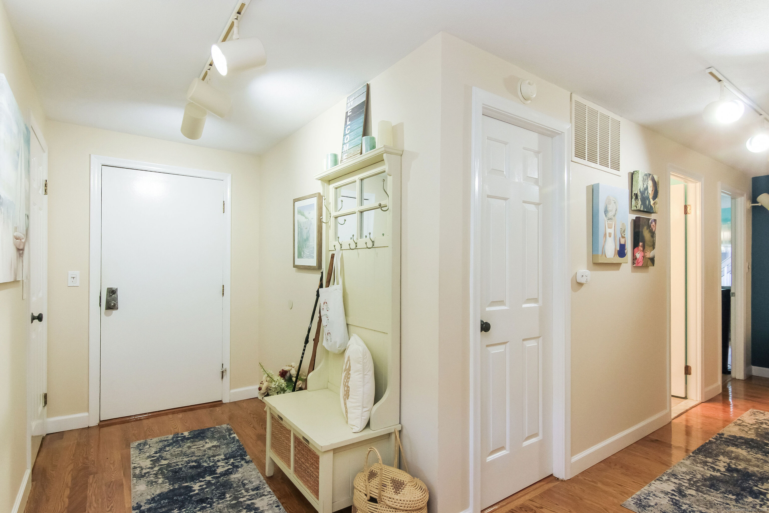 11 Harbour Village B