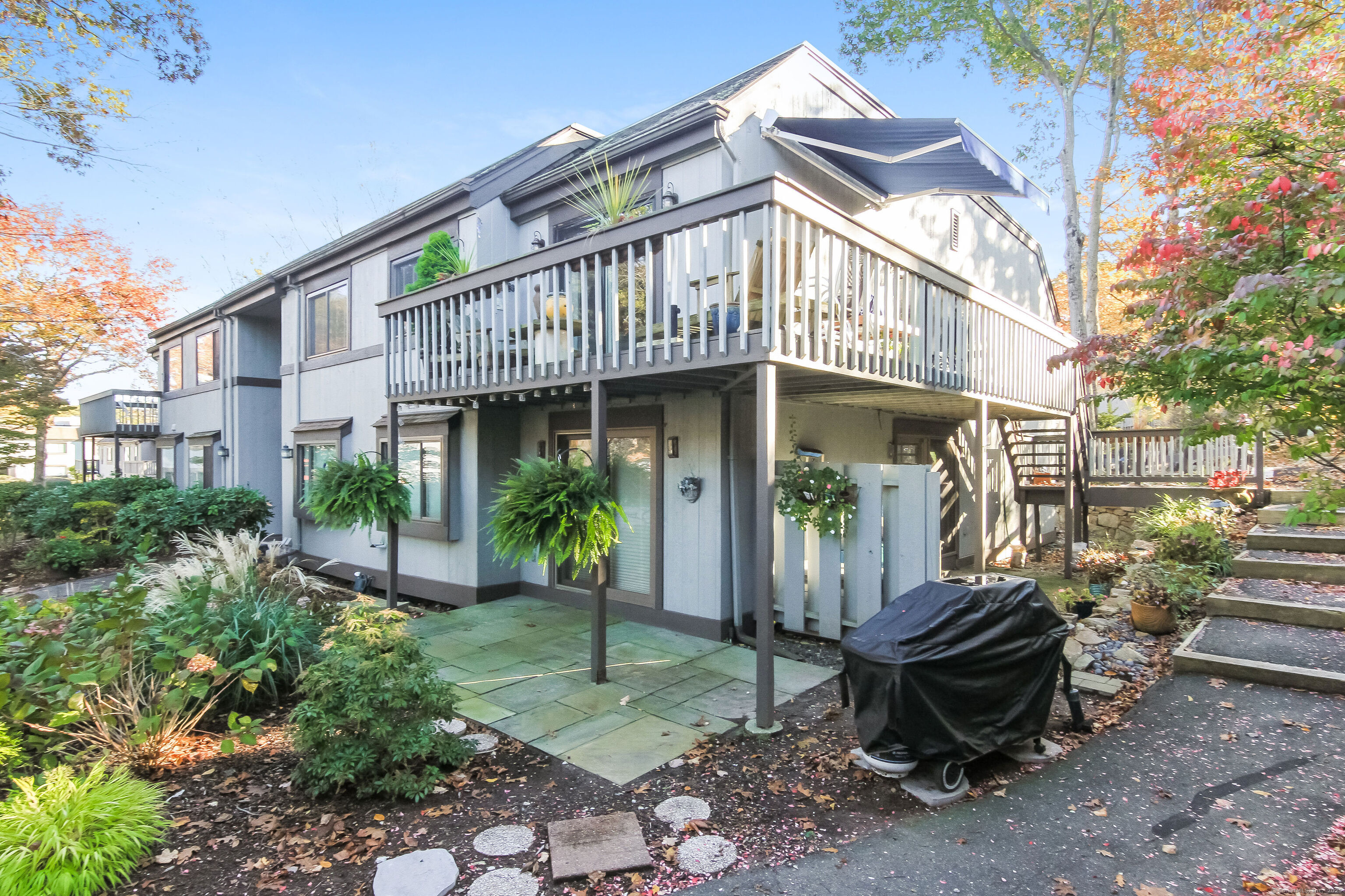 11 Harbour Village B