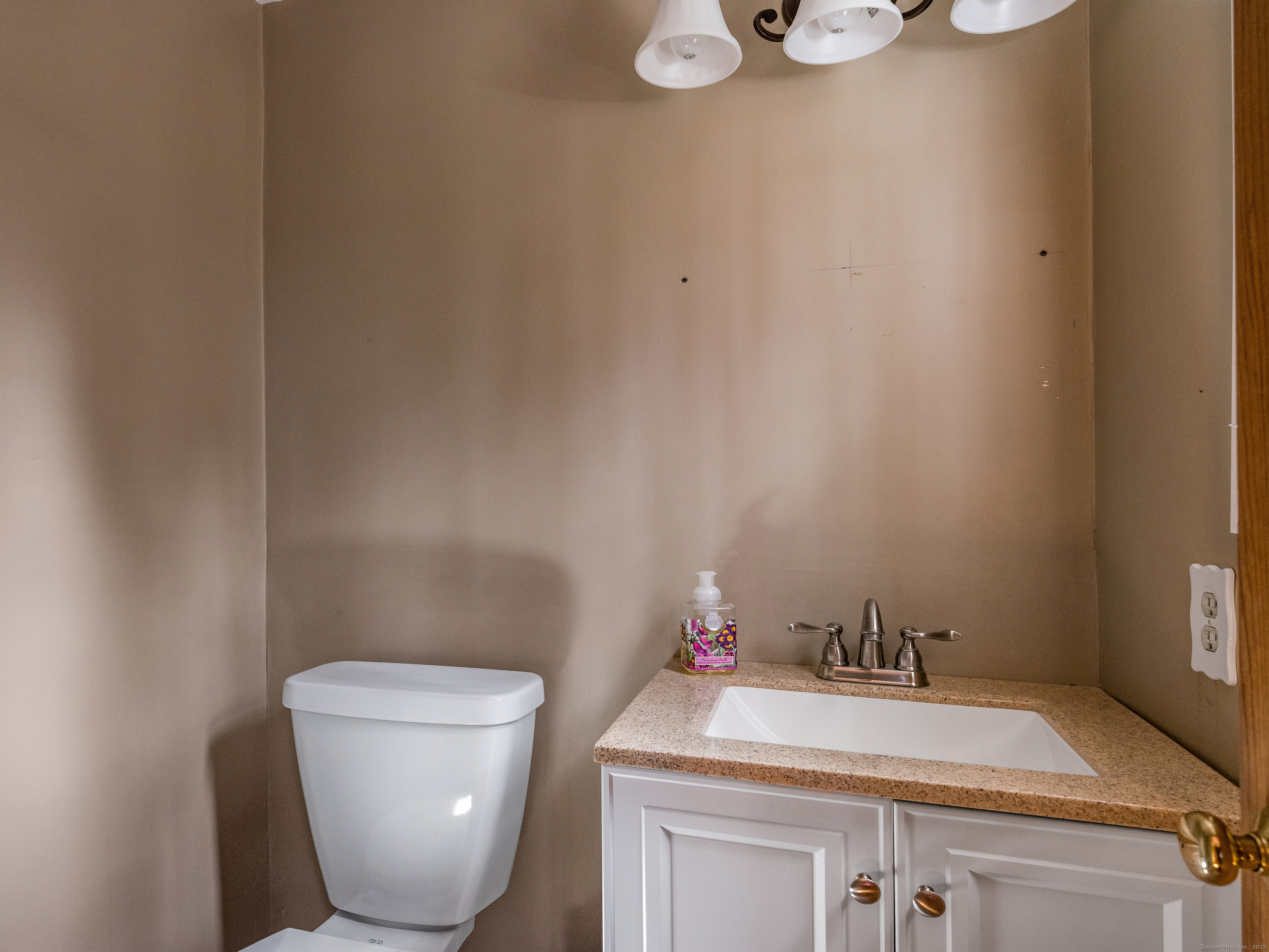 98 Bartlett Drive, Madison, Connecticut image 17
