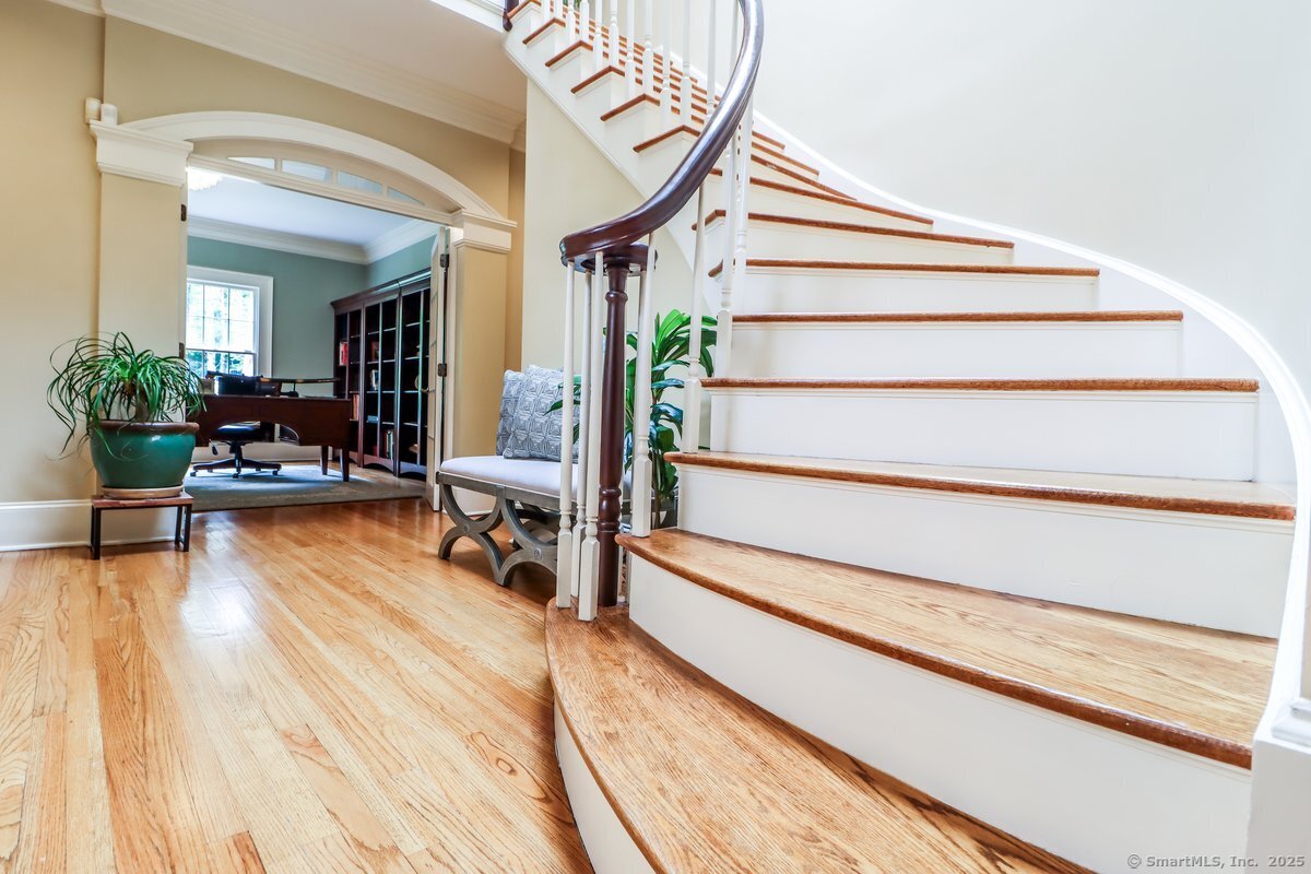 10 Woods End Drive