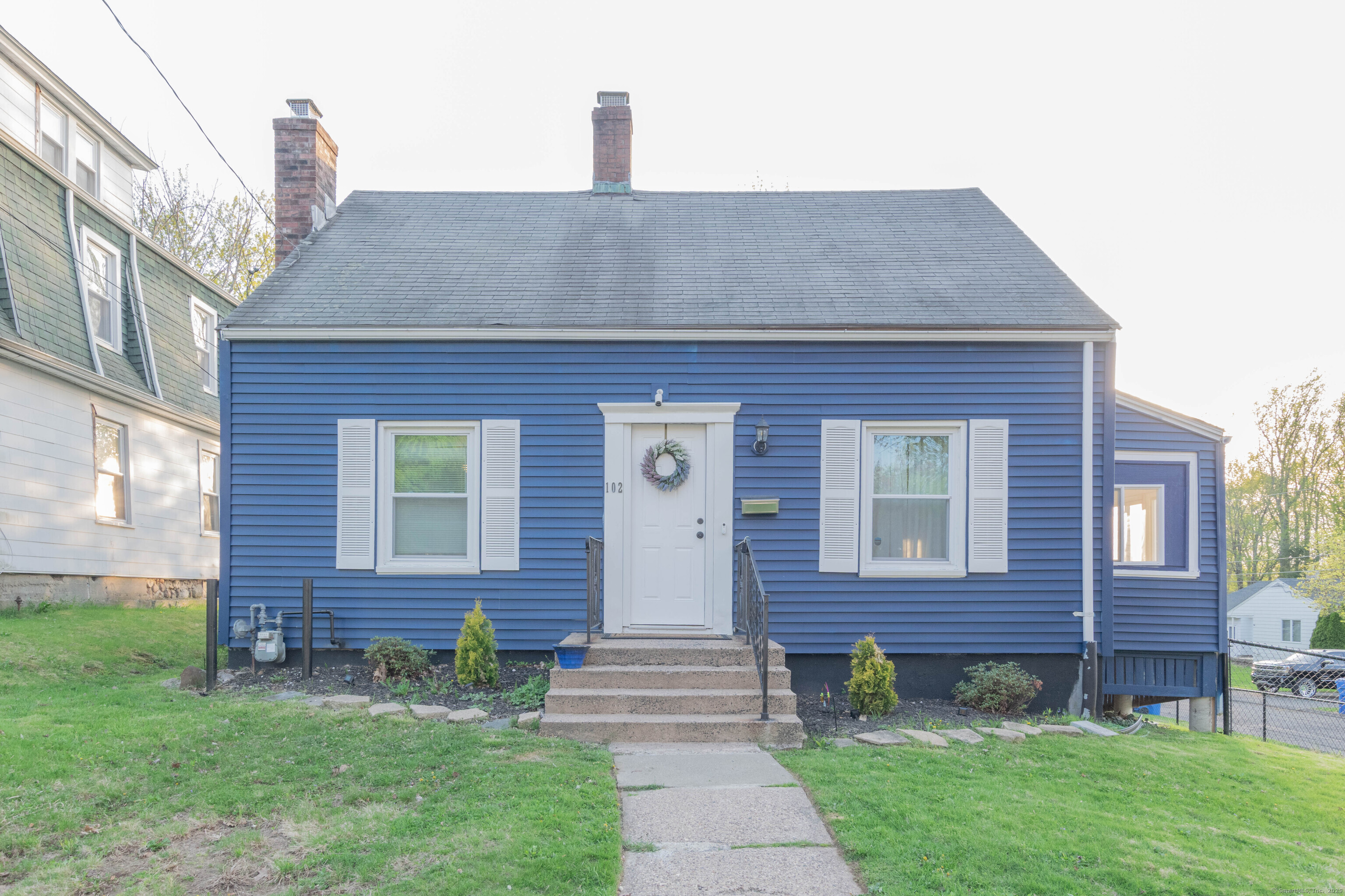 Greystone Avenue, Bristol, Connecticut - 2 Bedrooms  
1 Bathrooms  
5 Rooms - 