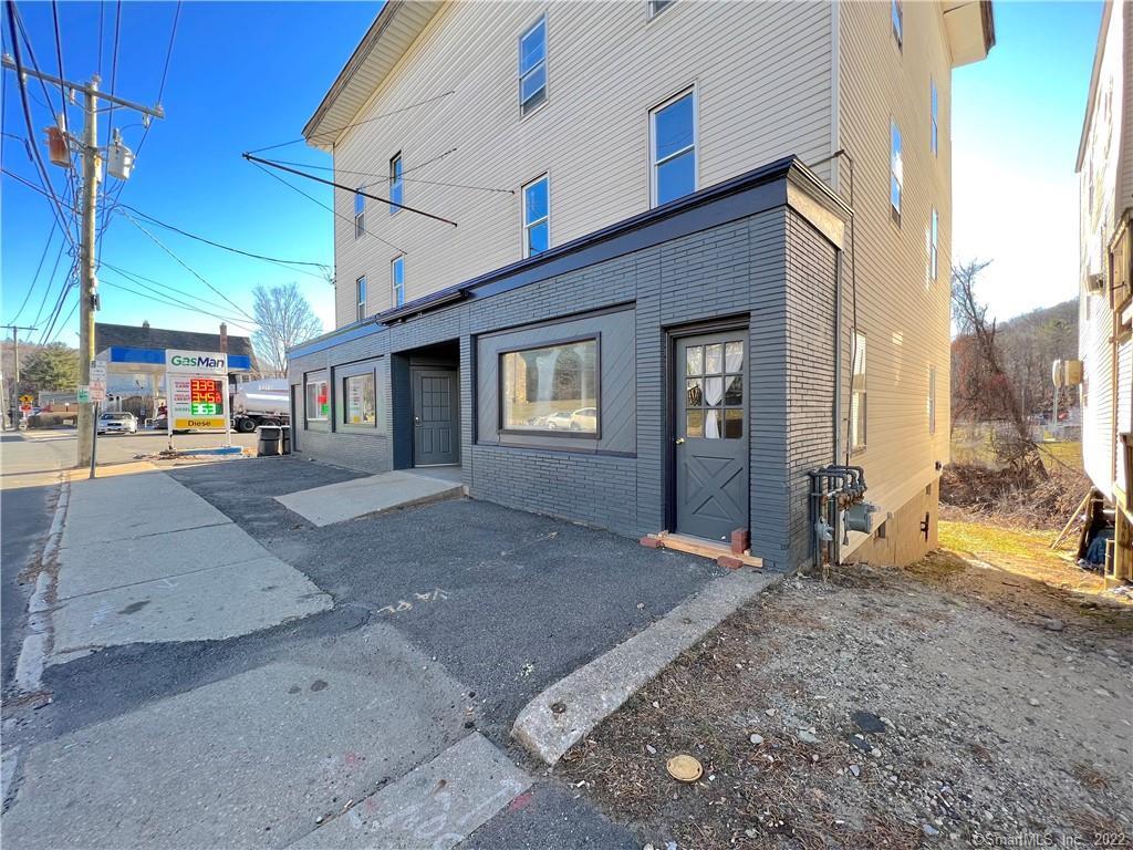 Main Street 2B, Winchester, Connecticut - 2 Bedrooms  
1 Bathrooms  
5 Rooms - 