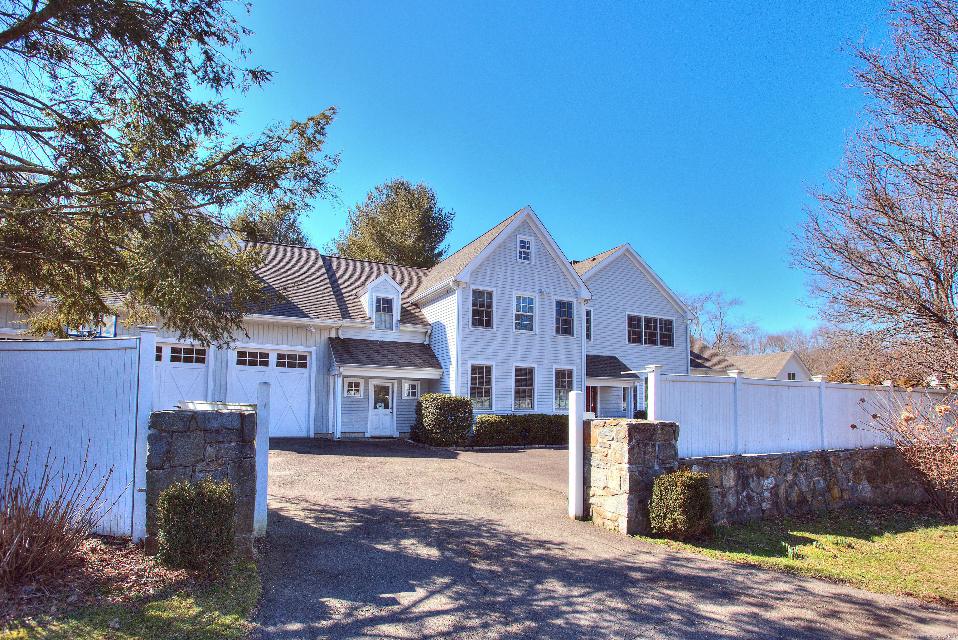 Rental Property at Vineyard Lane, Westport, Connecticut - Bedrooms: 4 
Bathrooms: 6 
Rooms: 11  - $10,000 MO.