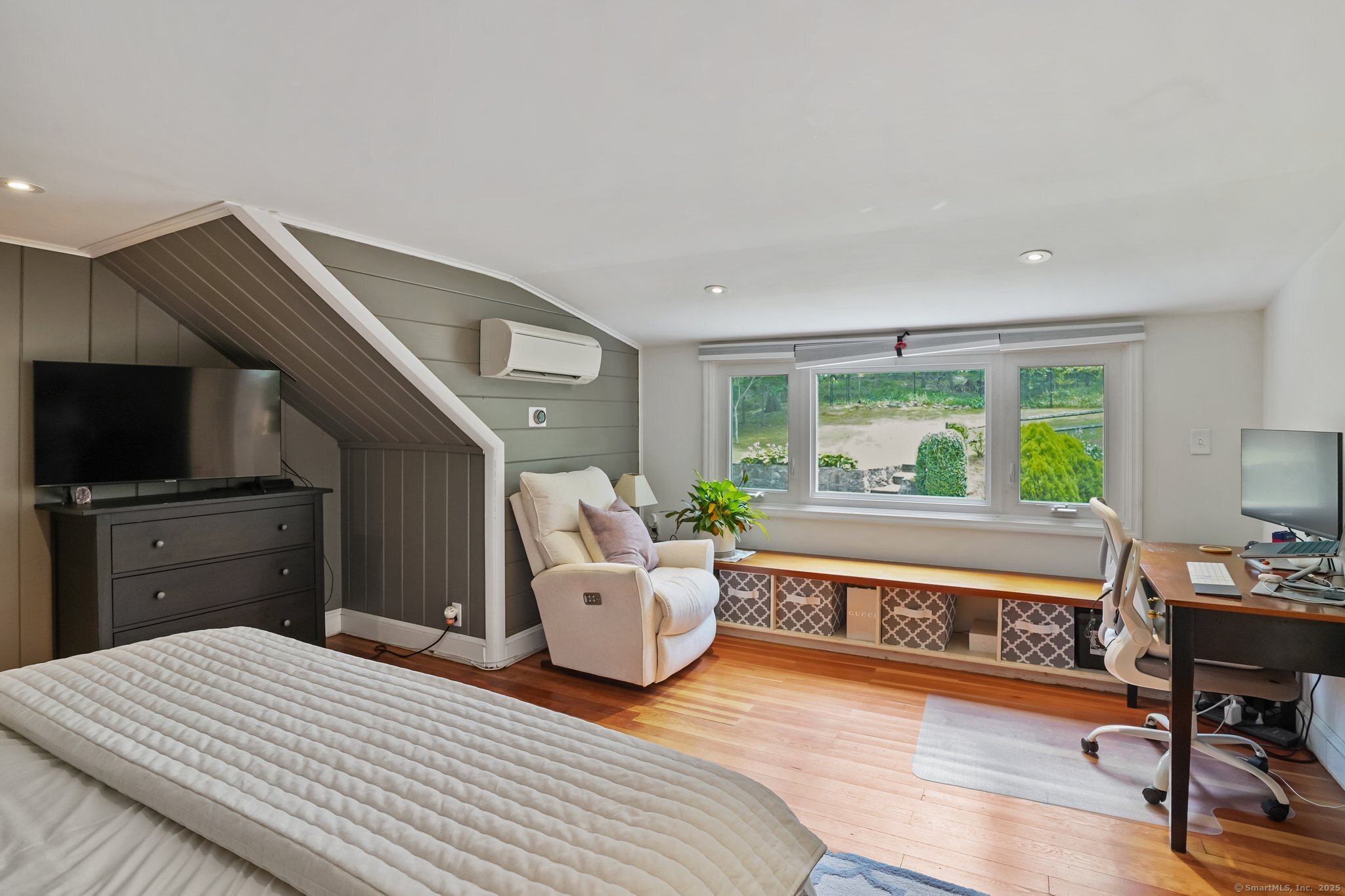 Norwalk, Connecticut 06854, United States, 3 Bedrooms Bedrooms, ,2 BathroomsBathrooms,Residential,Active,166490