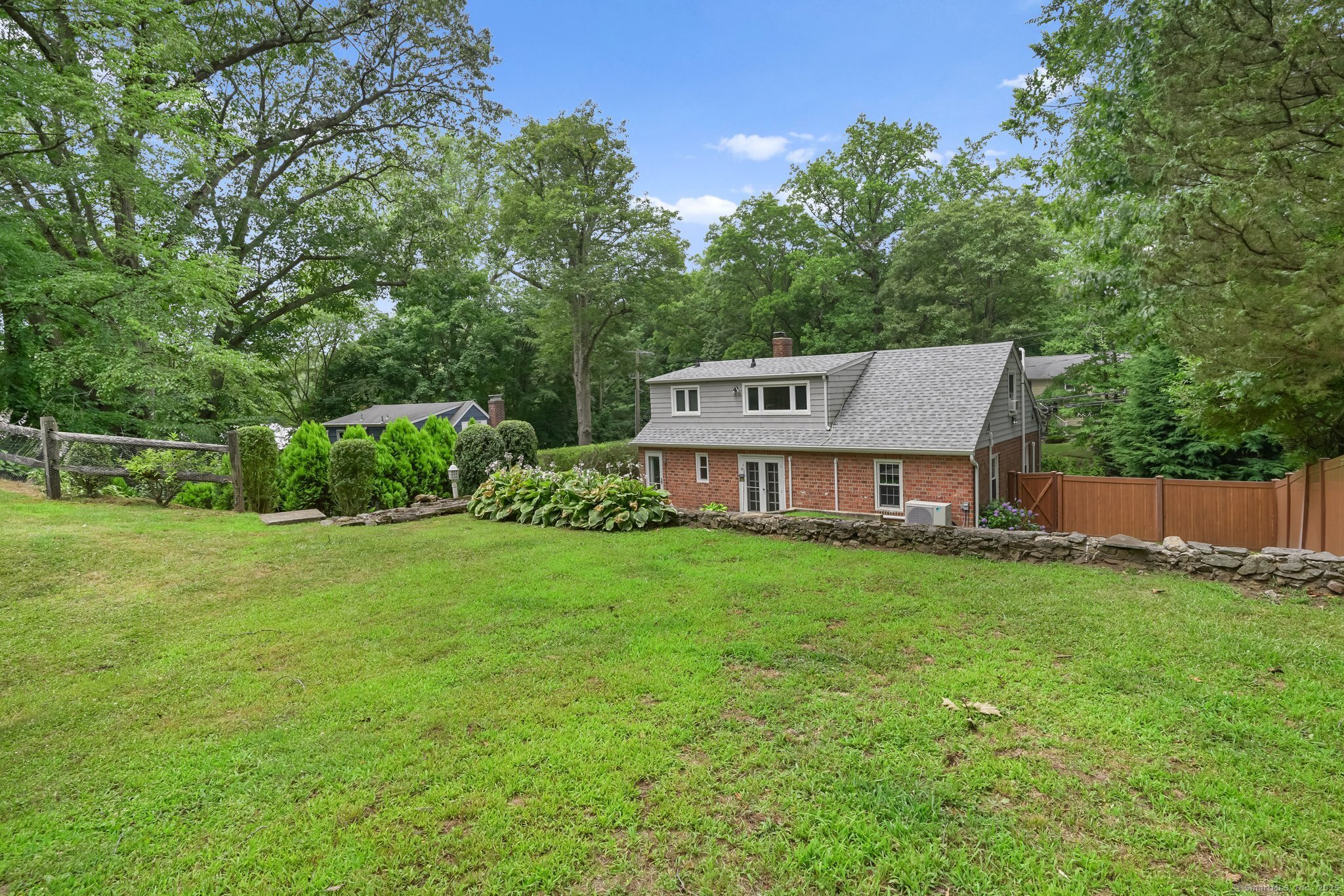 Norwalk, Connecticut 06854, United States, 3 Bedrooms Bedrooms, ,2 BathroomsBathrooms,Residential,Active,166490