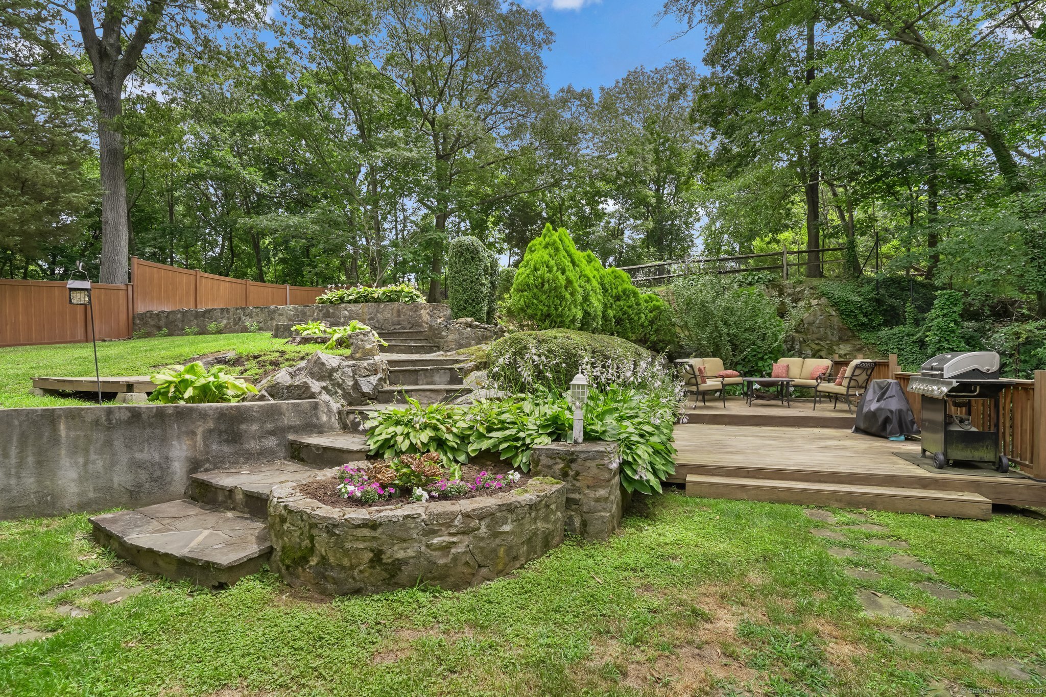 Norwalk, Connecticut 06854, United States, 3 Bedrooms Bedrooms, ,2 BathroomsBathrooms,Residential,Active,166490