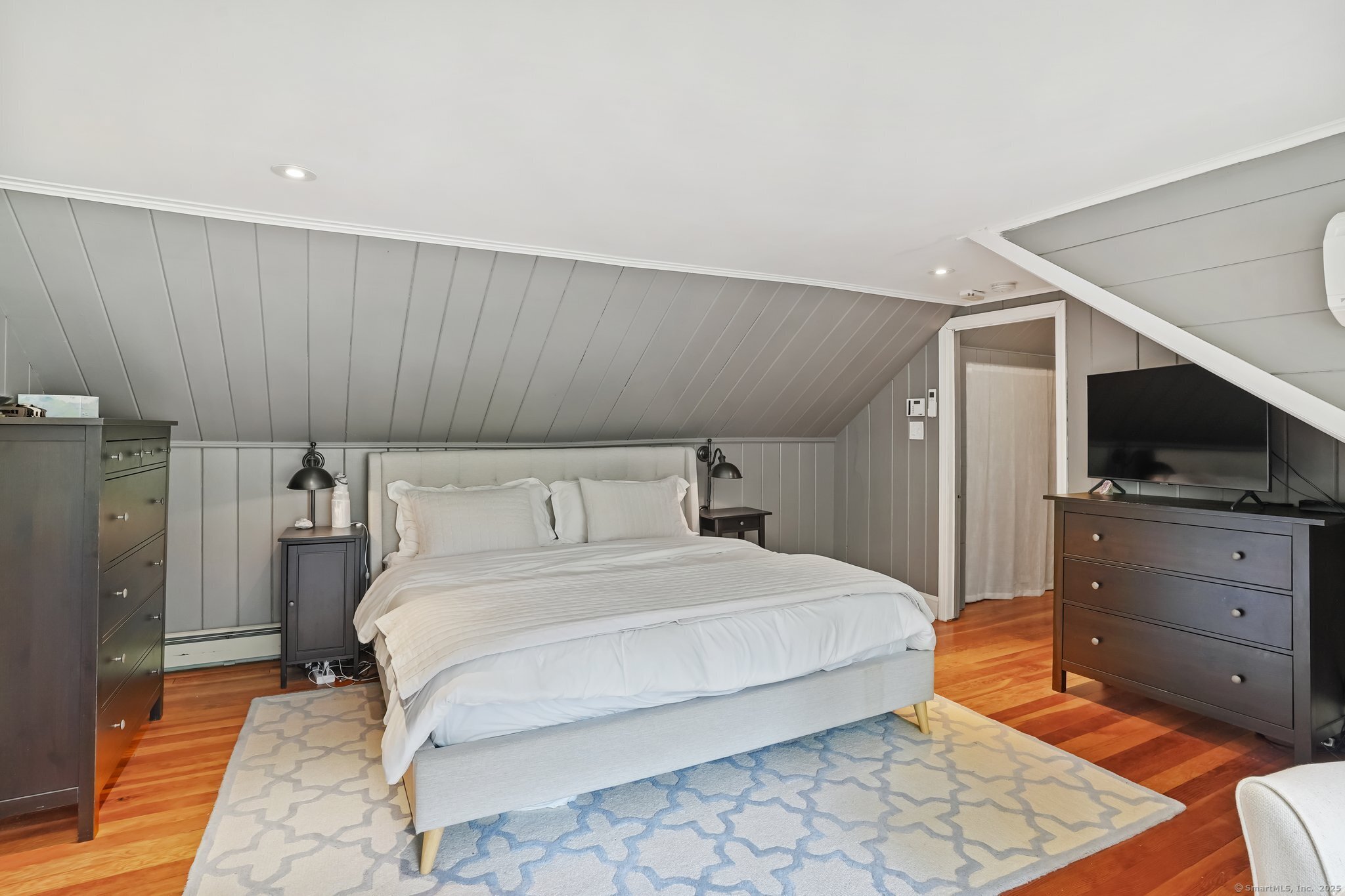 Norwalk, Connecticut 06854, United States, 3 Bedrooms Bedrooms, ,2 BathroomsBathrooms,Residential,Active,166490