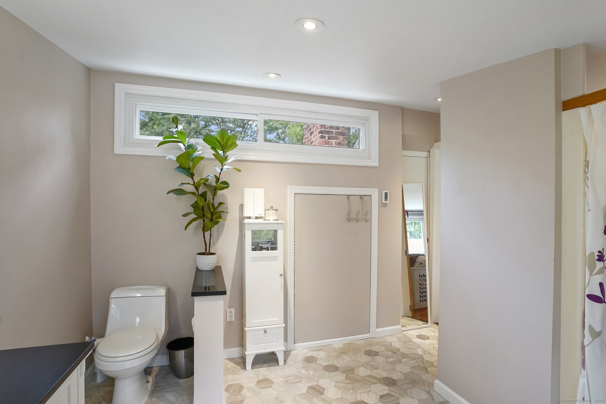 Norwalk, Connecticut 06854, United States, 3 Bedrooms Bedrooms, ,2 BathroomsBathrooms,Residential,Active,166490