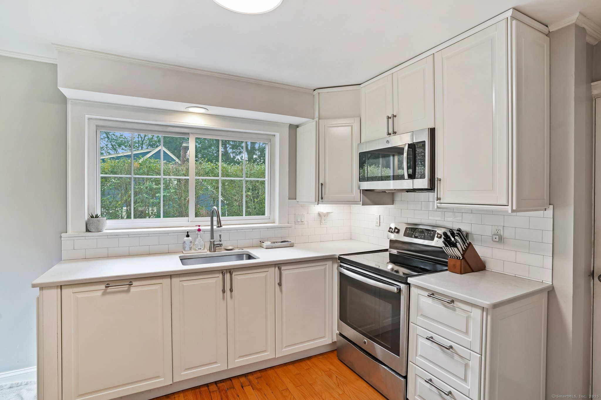 Norwalk, Connecticut 06854, United States, 3 Bedrooms Bedrooms, ,2 BathroomsBathrooms,Residential,Active,166490